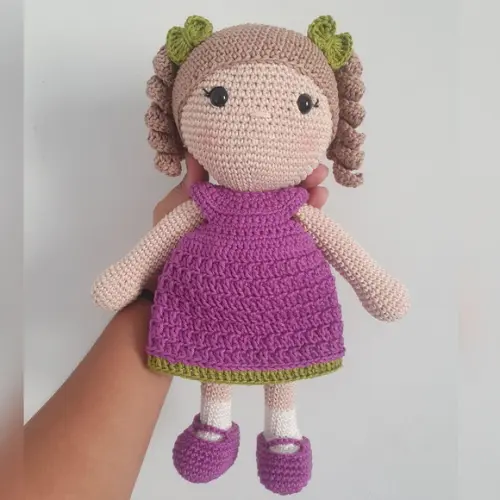 Boneca Helena Cacheda Amigurumi