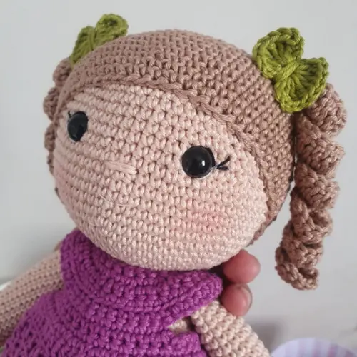 Boneca Helena Cacheda Amigurumi