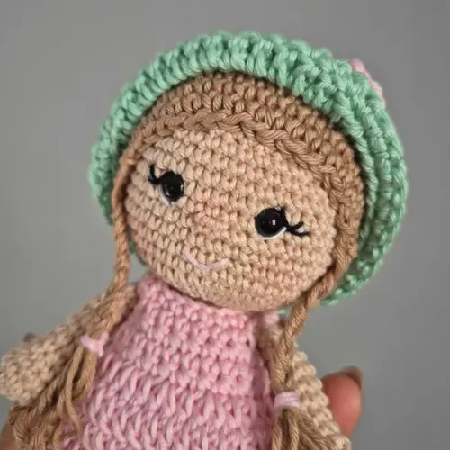 Boneca Helena Mini Amigurumi