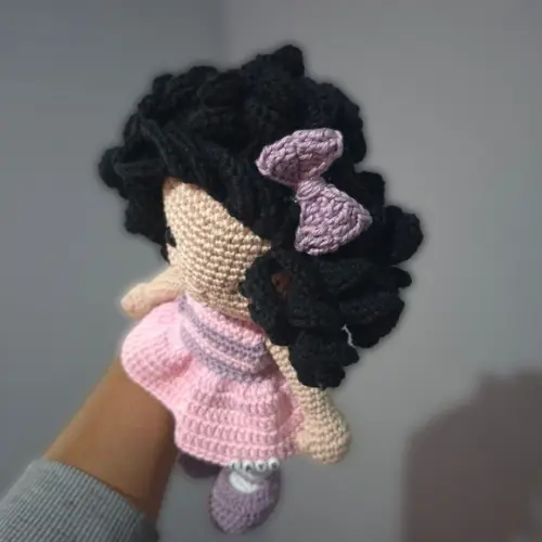 Boneca Laís Amigurumi – Crochê Artesanal Exclusivo