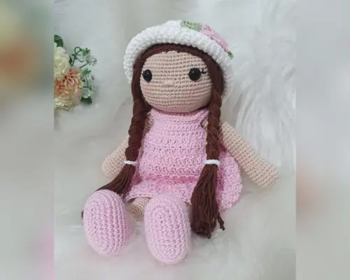 Boneca Helena Amigurumi