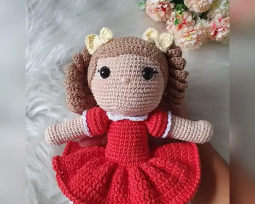 Boneca Mirna Amigurumi