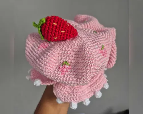 Boneca Moranguinho Amigurumi – Artesanato em Crochê