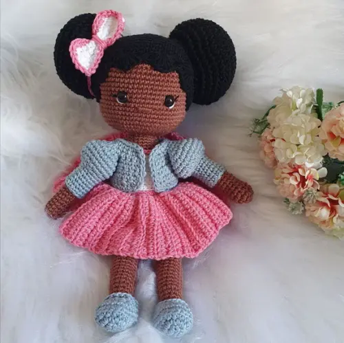 Boneca Zoe Amigurumi – Crochê Artesanal Exclusivo
