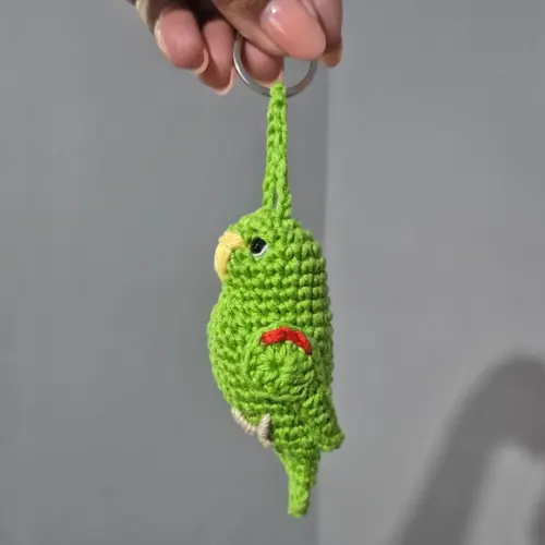 Chaveiro Maritaca Amigurumi