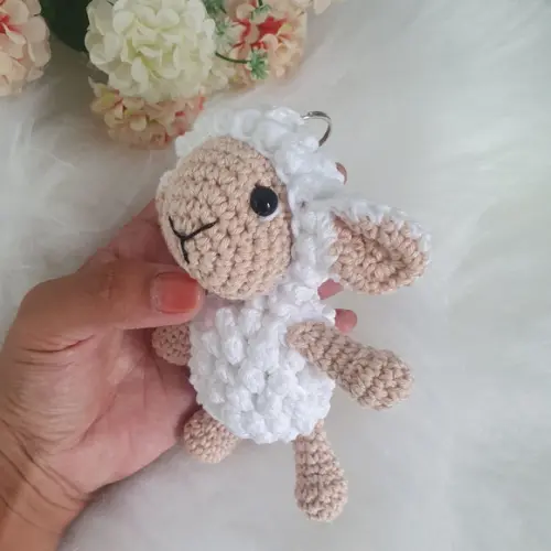 Chaveiro Ovelha Amigurumi