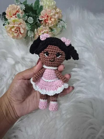 Mini Boneca Negra Amigurumi Diane