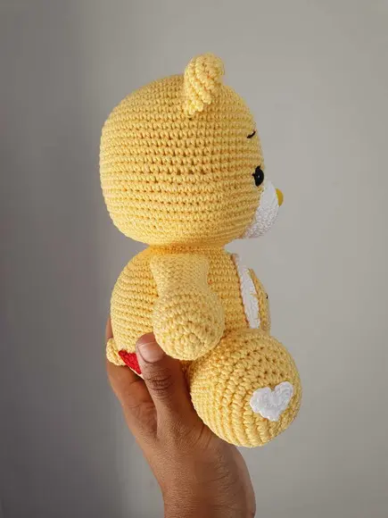 Ursinho Carinhoso Amarelo Raio de Sol Amigurumi