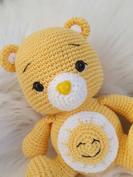 Ursinho Carinhoso Amarelo Raio de Sol Amigurumi