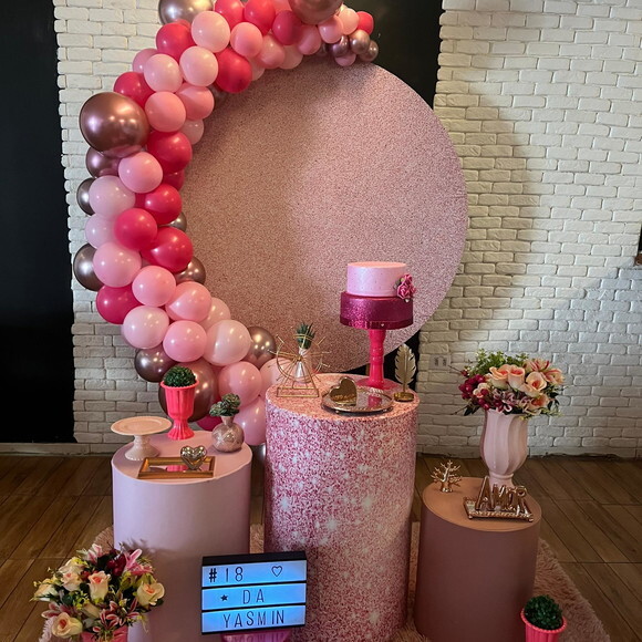 Mesa de Decoração 15 Anos- Glitter Rosa/all Pink - Aluguel