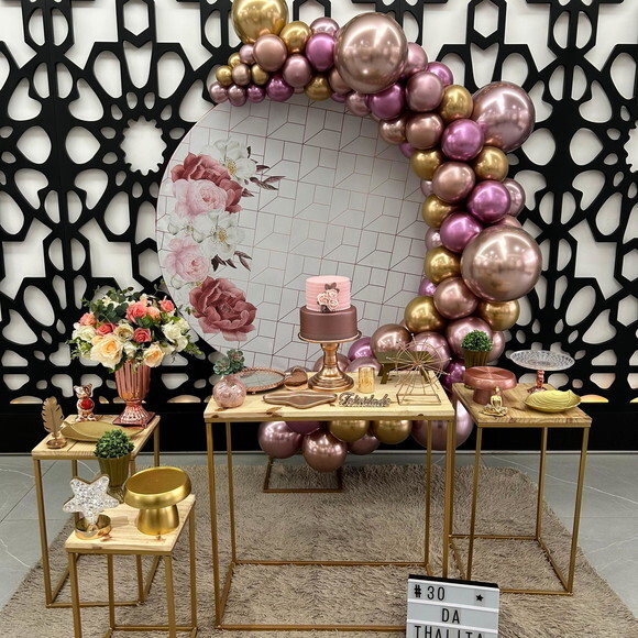 Mesa de Decoração 15 Anos/ Dourada/ Rosé - Aluguel