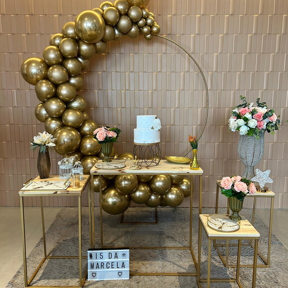 Mesa de Decoração 15 Anos/ Dourada/ Rosé - Aluguel