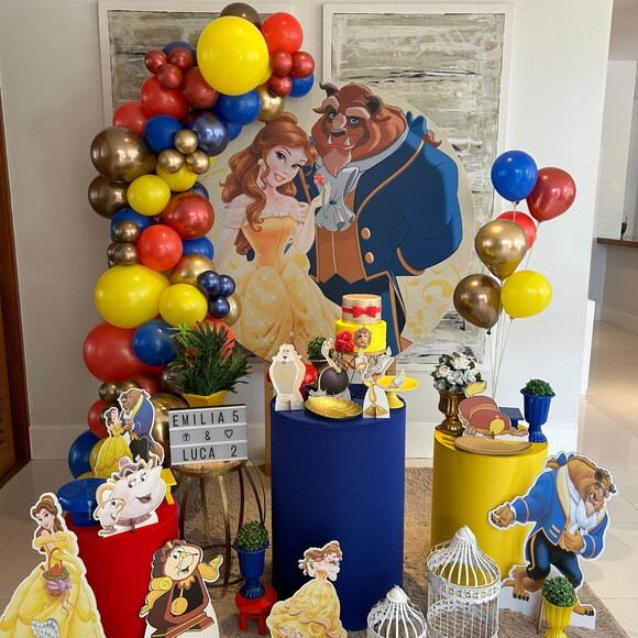 Mesa de Decoração a Bela e a Fera - Aluguel