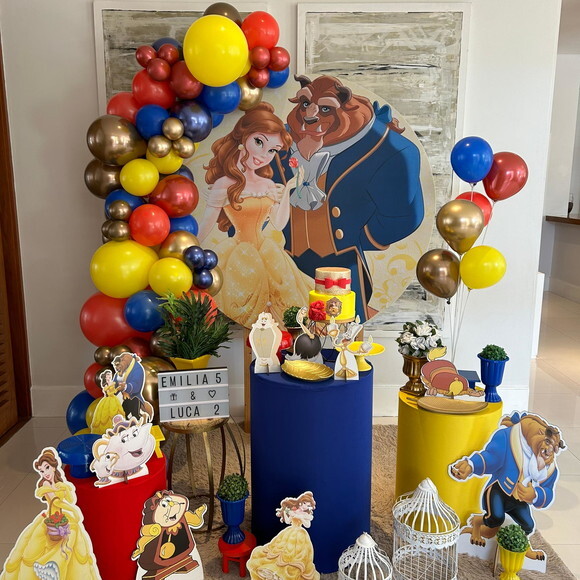 Mesa de Decoração a Bela e a Fera - Aluguel