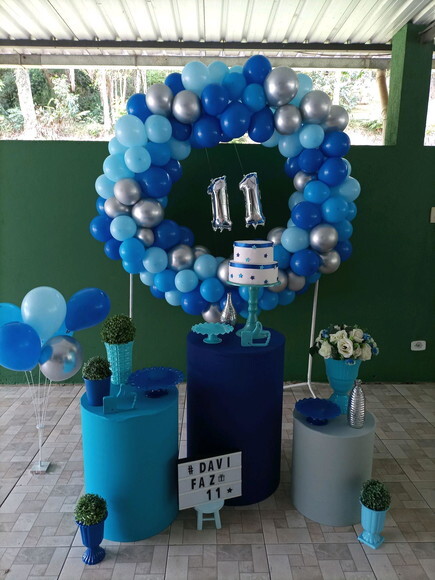 Mesa de Decoração Adulto Azul e Prata - Aluguel