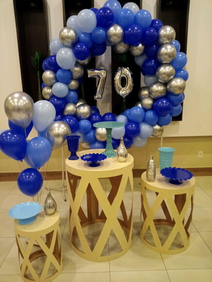 Mesa de Decoração Adulto Azul e Prata - Aluguel