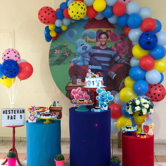 Mesa de Decoração as Pistas de Blue e Você - Aluguel
