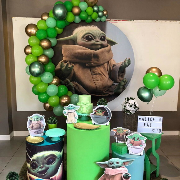 Mesa de Decoração Baby Yoda - Aluguel