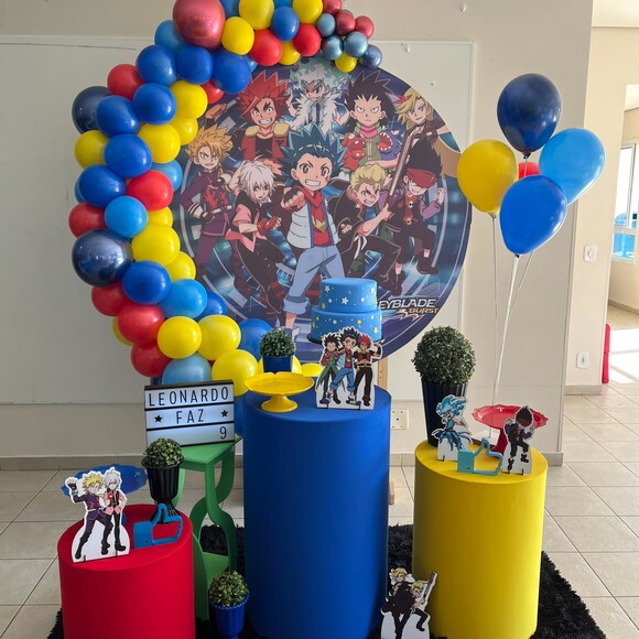Mesa de Decoração Beyblade - Aluguel