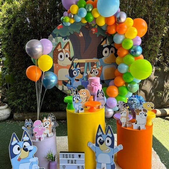 Mesa de Decoração Bluey - Aluguel