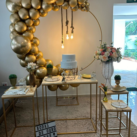 Mesa de Decoração Bodas de Ouro - Aluguel