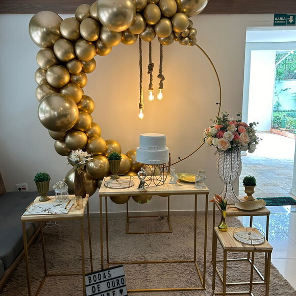 Mesa de Decoração Bodas de Ouro - Aluguel