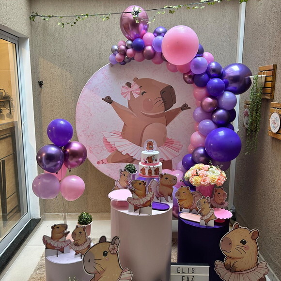Mesa de Decoração Capivara - Aluguel