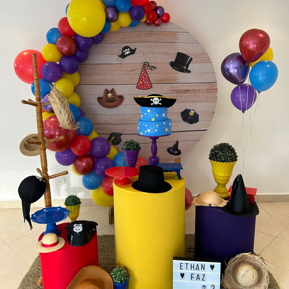 Mesa de Decoração Chapéus - Aluguel
