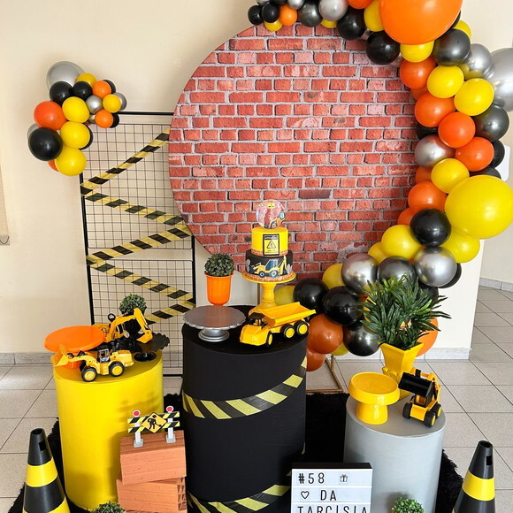 Mesa de Decoração Construção Civil - Aluguel