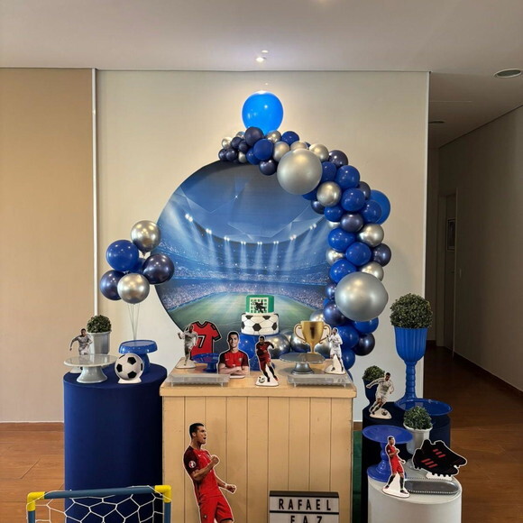 Mesa de Decoração Cristano Ronaldo/ Cr7- Aluguel