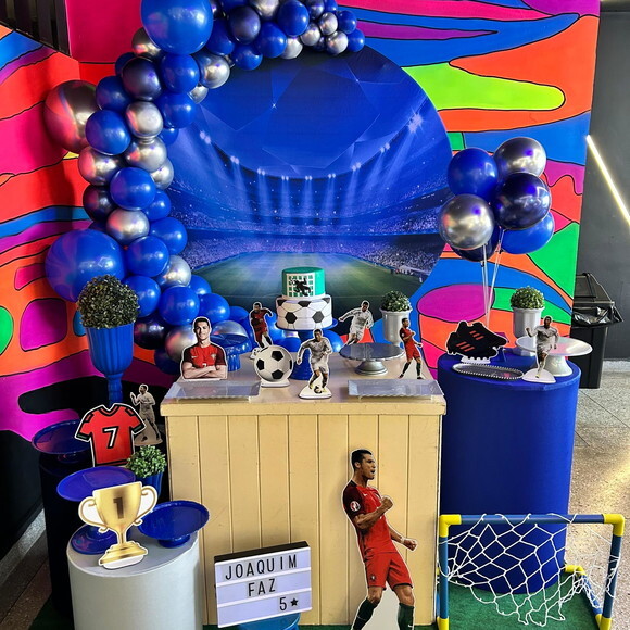 Mesa de Decoração Cristano Ronaldo/ Cr7- Aluguel