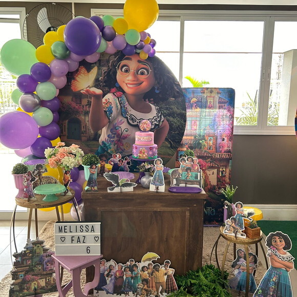 Mesa de Decoração Encanto - Aluguel