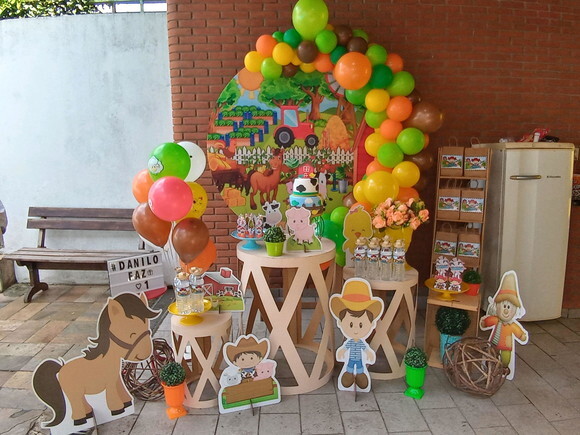 Mesa de Decoração Fazendinha - Aluguel