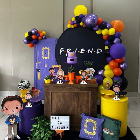 Mesa de Decoração Friends - Aluguel