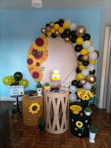Mesa de Decoração Girassol - Aluguel