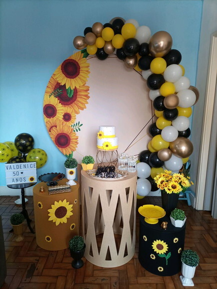 Mesa de Decoração Girassol - Aluguel