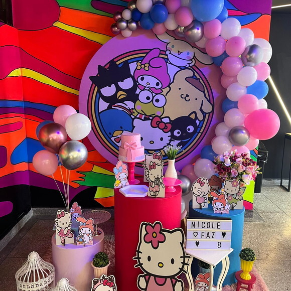 Mesa de Decoração Hello Kitty/ My Melody - Aluguel