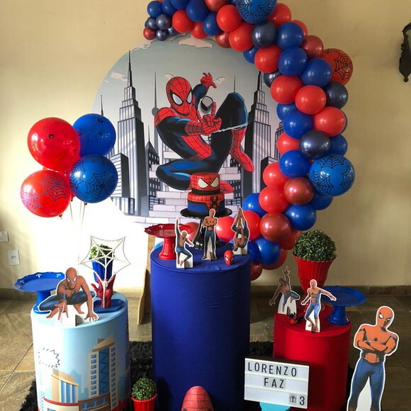 Mesa de Decoração Homem Aranha - Aluguel