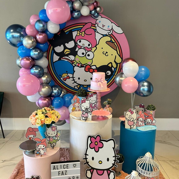 Mesa de Decoração Hello Kitty/ My Melody - Aluguel