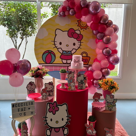 Mesa de Decoração Hello Kitty/ My Melody - Aluguel