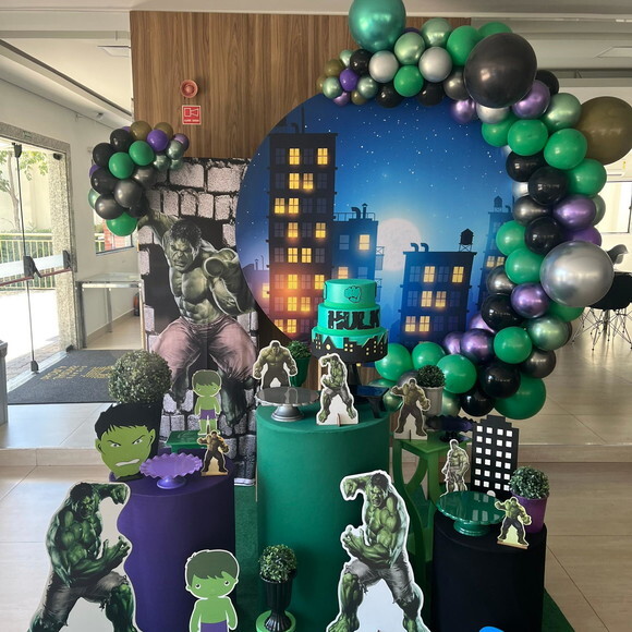 Mesa de Decoração Hulk - Aluguel