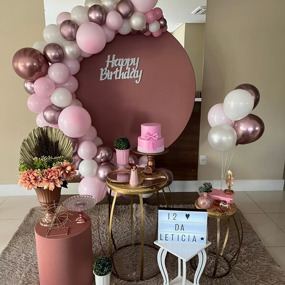 Mesa de Decoração Idade Adulto- Rosé e Rosa - Aluguel