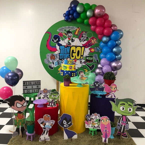 Mesa de Decoração Jovens Titãs - Aluguel