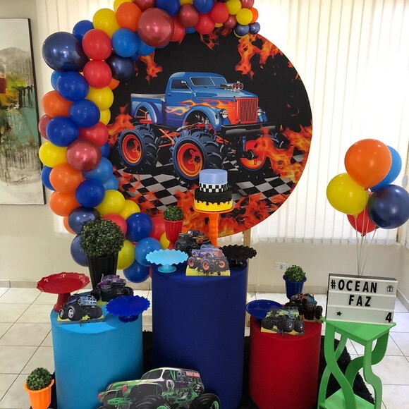 Mesa de Decoração Monster Truck/ Hotwheels - Aluguel