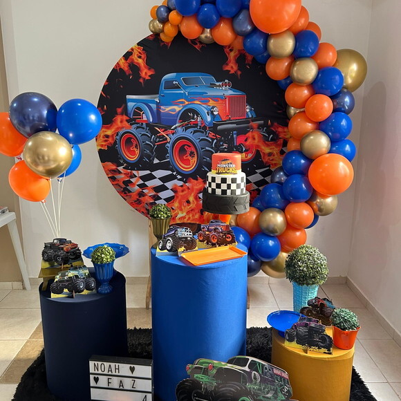 Mesa de Decoração Monster Truck/ Hotwheels - Aluguel