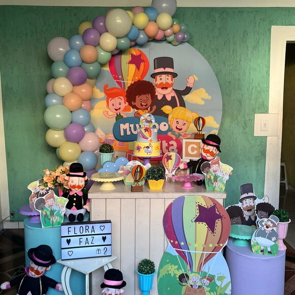 Mesa de Decoração Mundo Bita - Aluguel