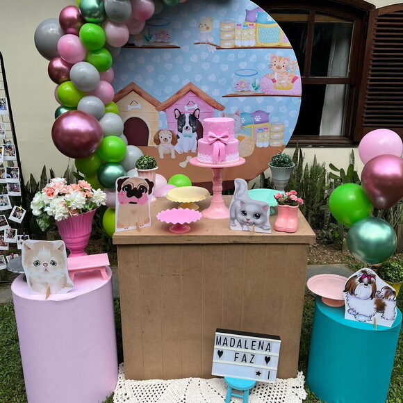 Mesa de Decoração Pet/ Animais de Estimação - Aluguel