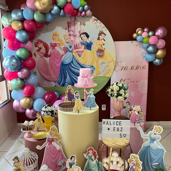 Mesa de Decoração Princesas - Aluguel