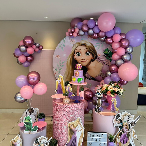 Mesa de Decoração Rapunzel/ Enrolados - Aluguel