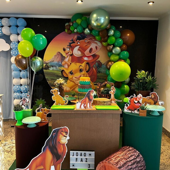 Mesa de Decoração Rei Leão - Aluguel